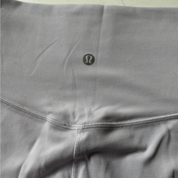 Lululemon Atlética high-rise biker shorts in light lilac Size 2 - Picture 2 of 8